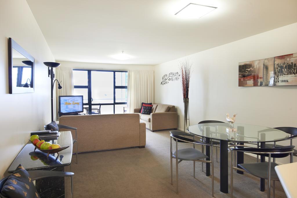 Oceanside Resort & Twin Towers Mount Maunganui Room photo